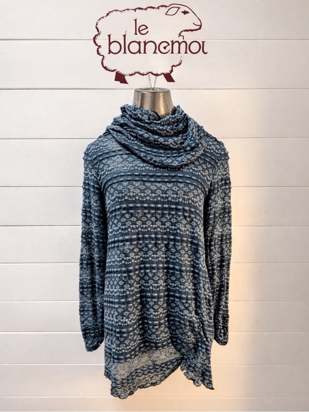 LE BLANC MOUTON – Textured Asymmetric Collar Tunic (Blue-Grey) size M